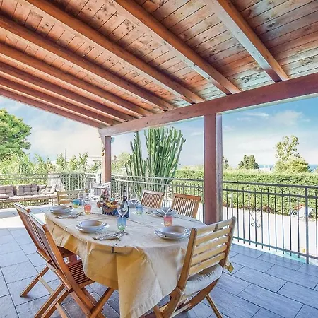 Tatil Evi Clara